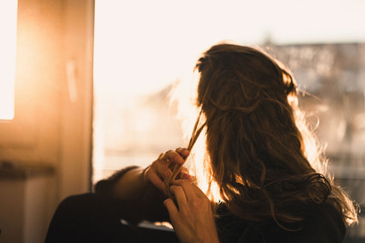 Queda de cabelo no outono: o que é normal e quando deves agir